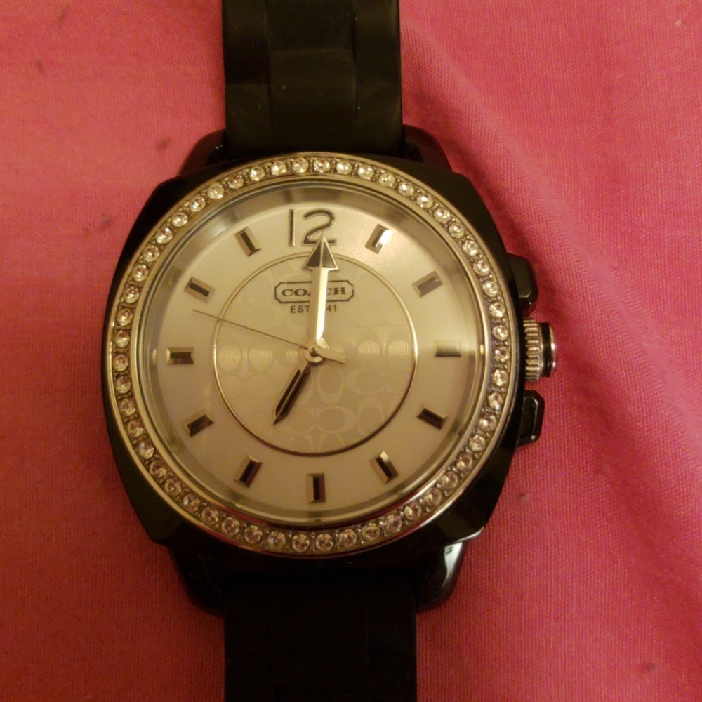 Watch - Picture 2 of 3